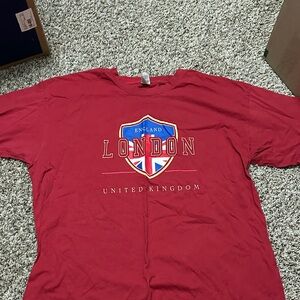 Fruit of the Loom Red London Shield T-Shirt